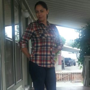 Meet your Posher, Deyanira